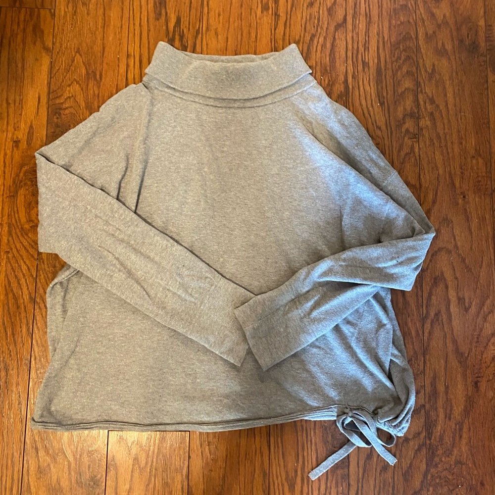 Inhabit sweater sz m